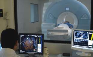 MRI در ایران ۵۰ دلار، در آمریکا ۴۰۰ دلار و در اروپا ۱۵۰ یورو