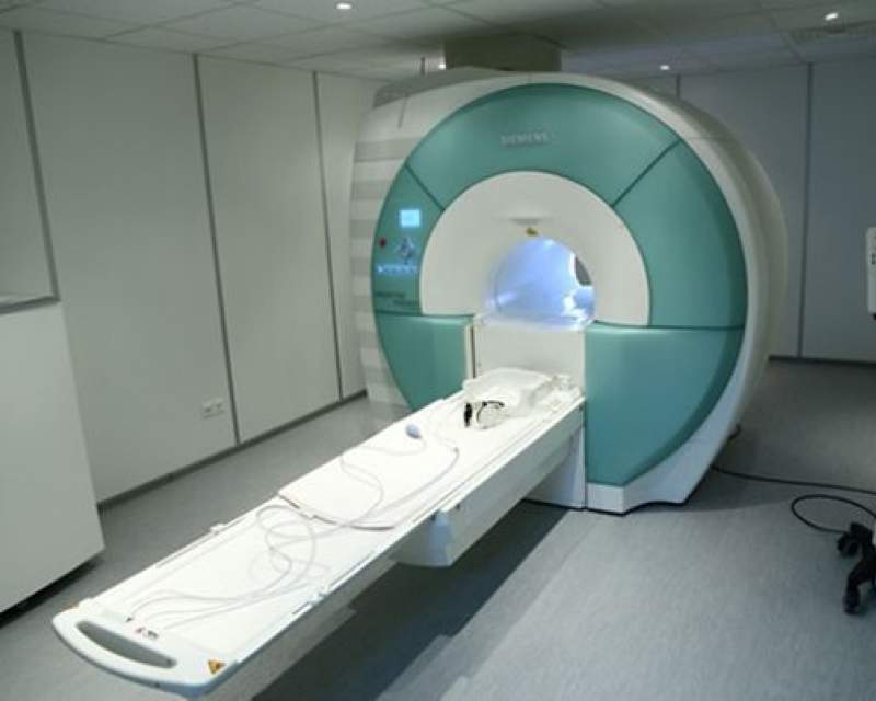 بیمار در دستگاه MRI گیر افتاد و ۸۳۹ هزار یورو خسارت به بار آمد